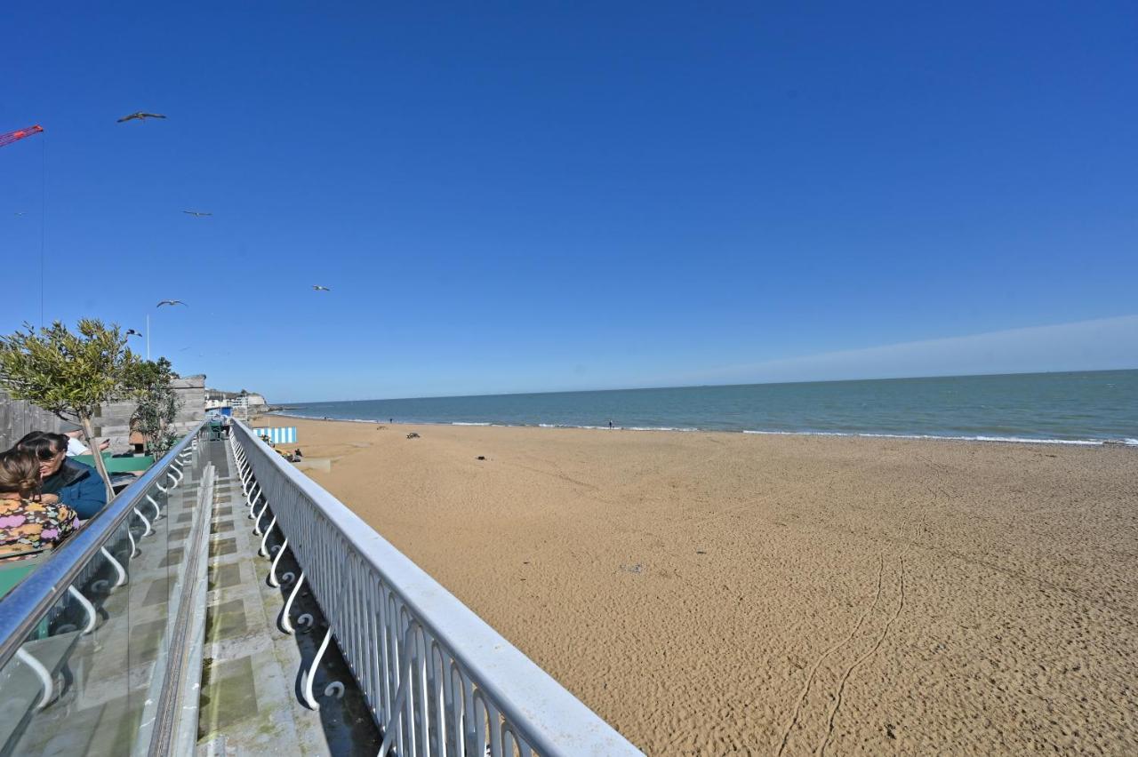 Spacious Designer 2Br Executive Apt, Near Beach & Marina, Central Location Ramsgate Esterno foto
